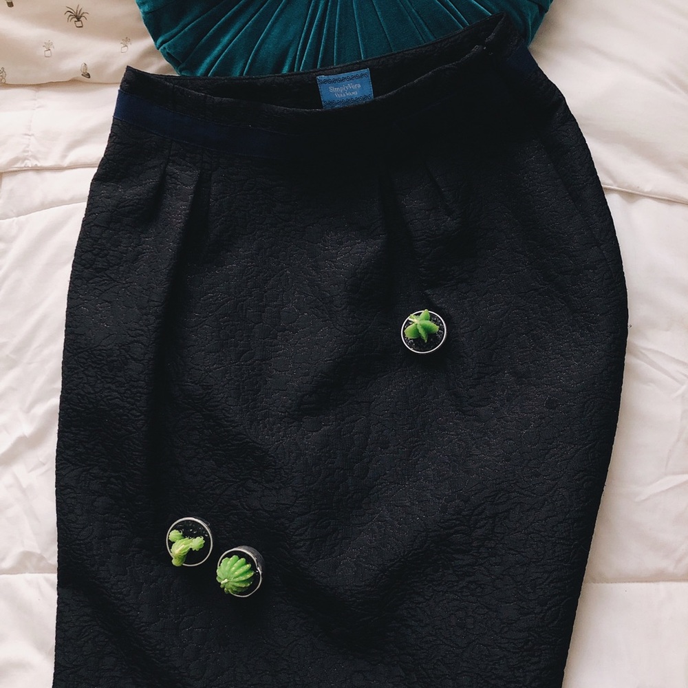 Vera Wang - Black Sparkly Pencil Skirt